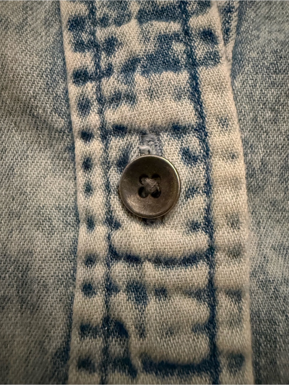 Aerie - oversized denim shirt - acid wash - Picture 4 of 7